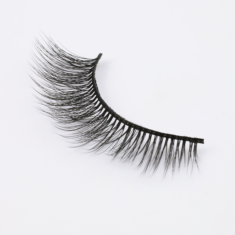 Wholesale Price High-quality Silk Strip Lashes Natural Style Eyelashes with Customized Box YY105